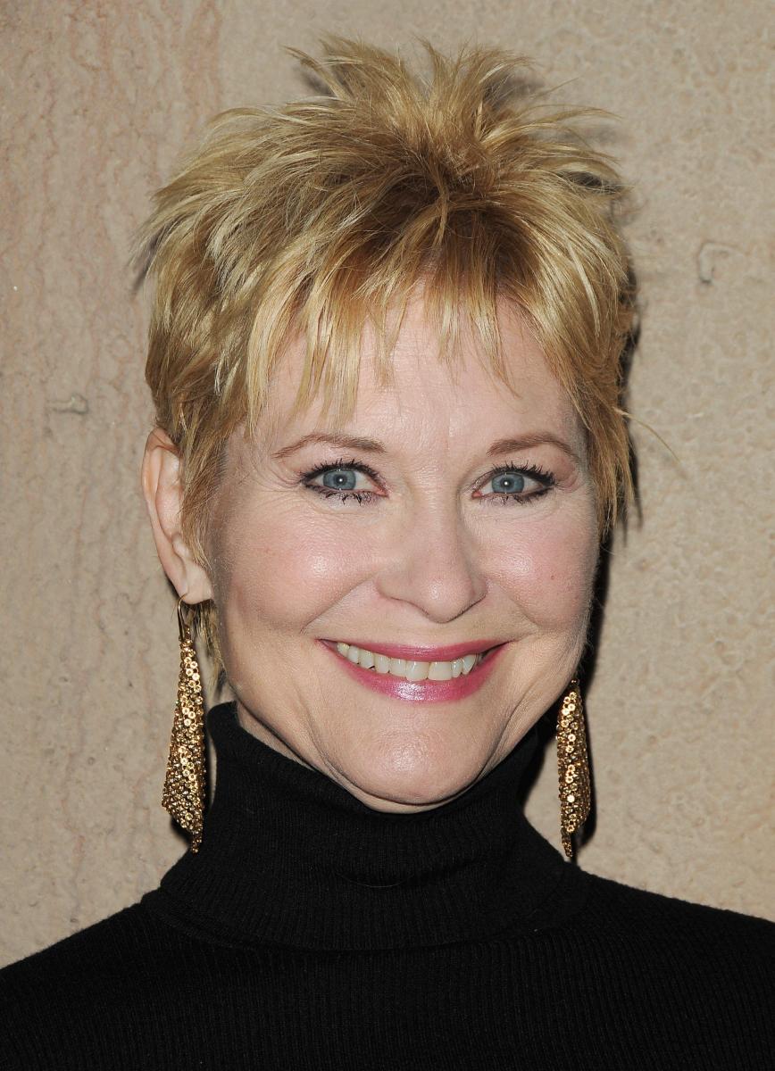 GH nabbed Dee Wallace for the high-profile role of Luke and Bobbie's l...