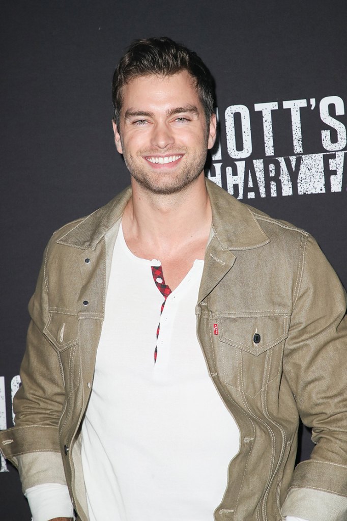 Knott's Scary Farm And Instagram's Celebrity Night Arrivals