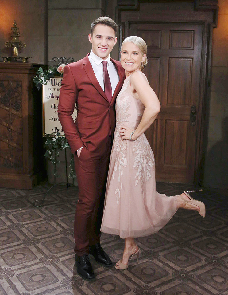 "Days of our Lives" Set Wedding