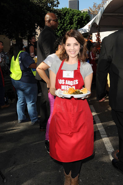 Los Angeles Mission Thanksgiving Meal for the homeless