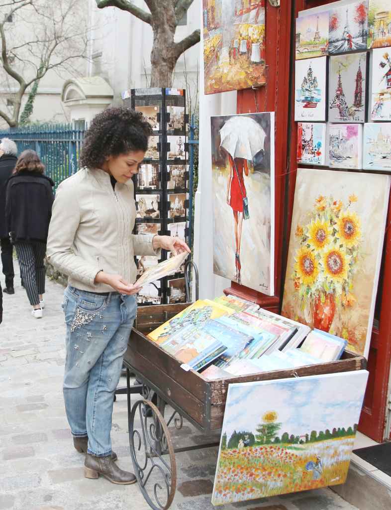 'The Bold and The Beautiful' Star in Paris over the Christmas Break