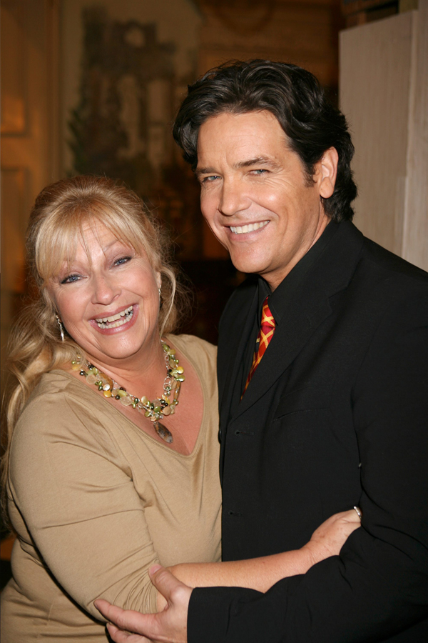 Jeanne Cooper Celebrates her 80th Birthday with an On Set Cake