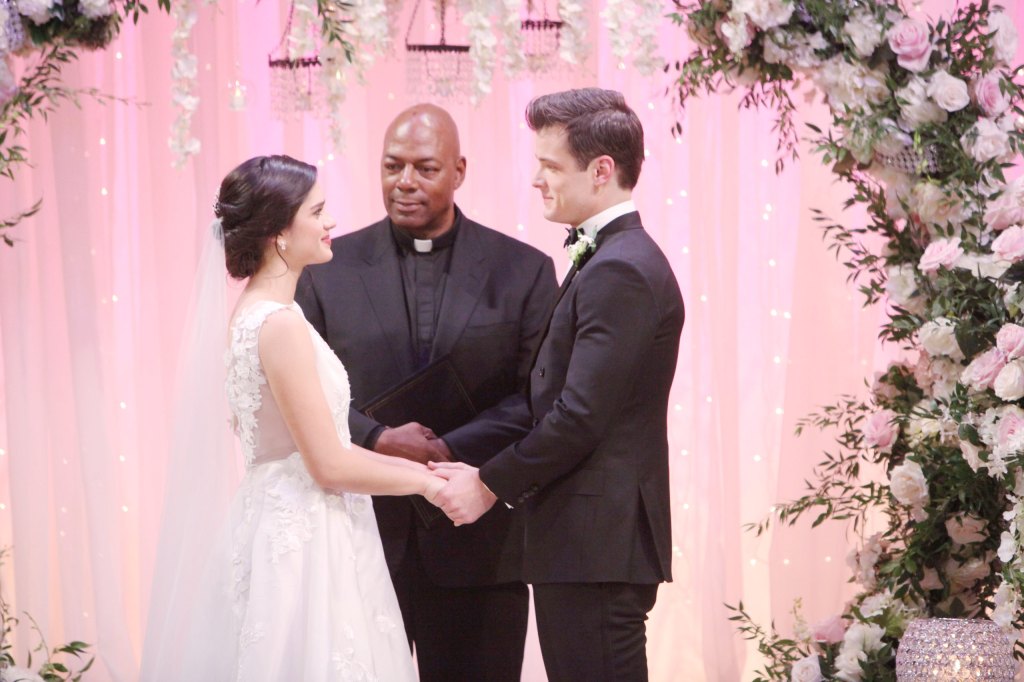 lola marries kyle on young and restless.