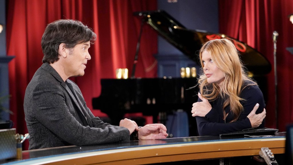 Y&R Danny Phyllis bar