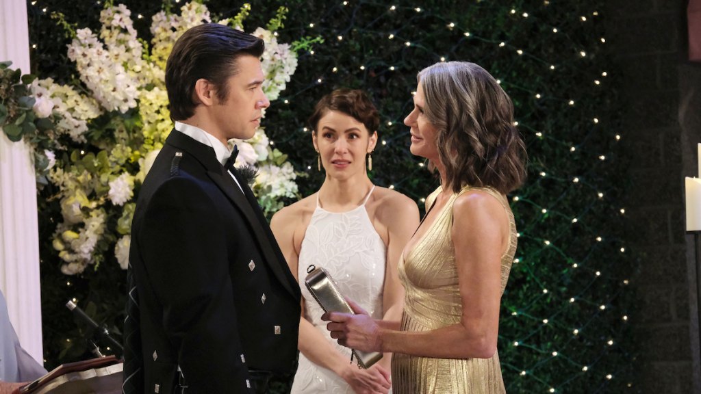 DAYS Xander Sarah Fiona