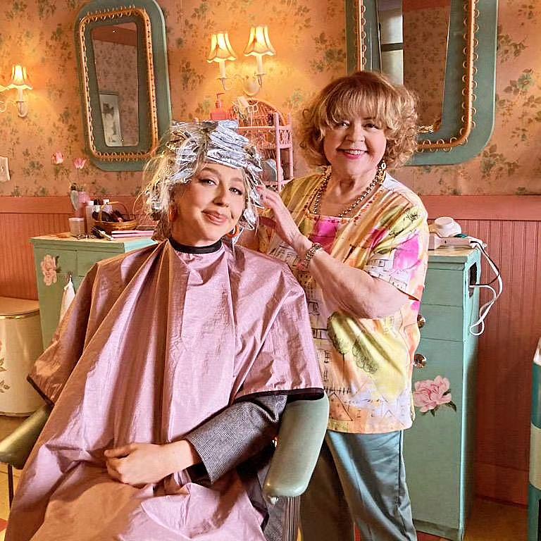 Heidi Gardner-Patrika Darbo