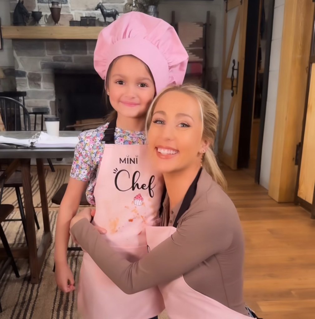 Eden McCoy, Scarlett Spears