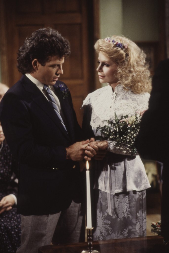 STEVE BOND, GLORIA CARLIN