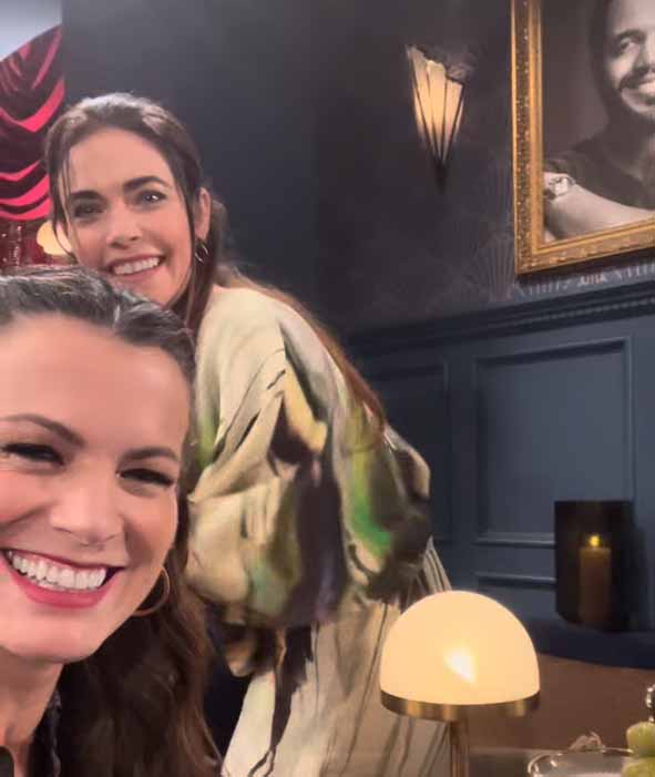 melissa claire egan, amelia heinle