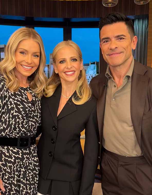 kelly ripa, sarah michelle gellar, mark consuelos
