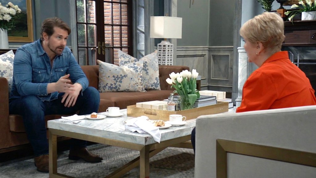 GH Josh Kelly Erika Slezak