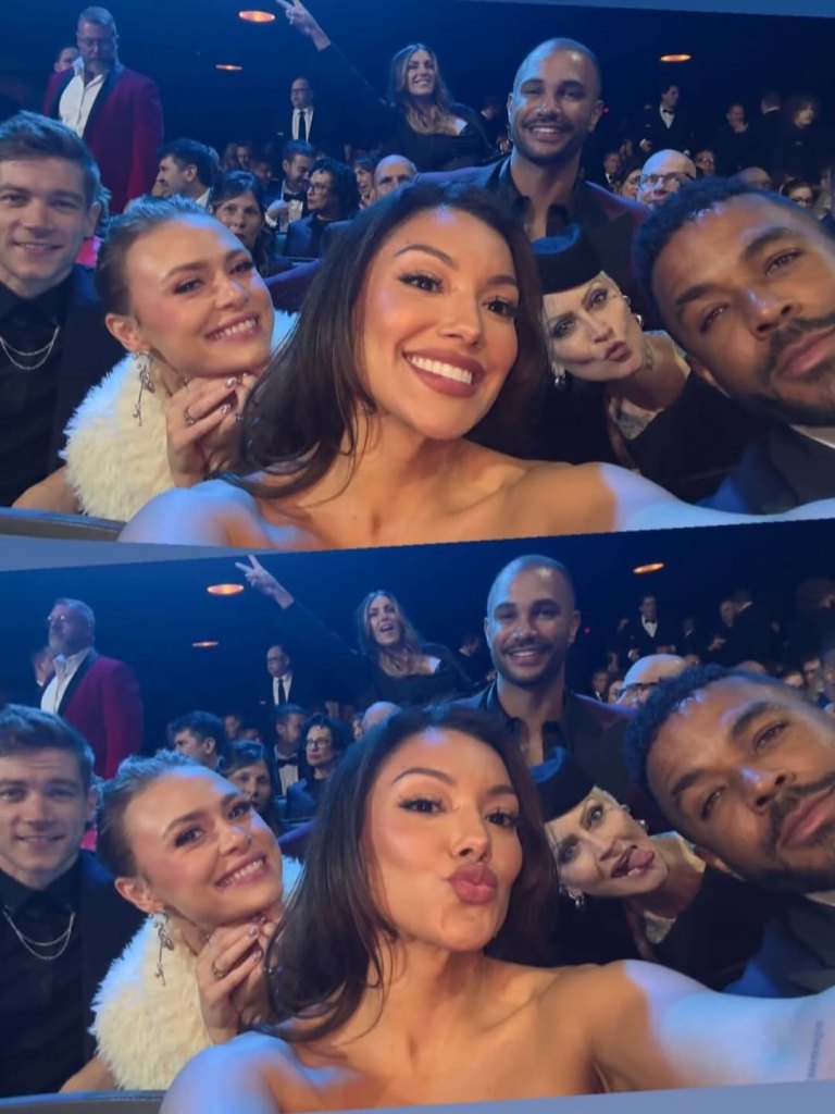 YR group selfie