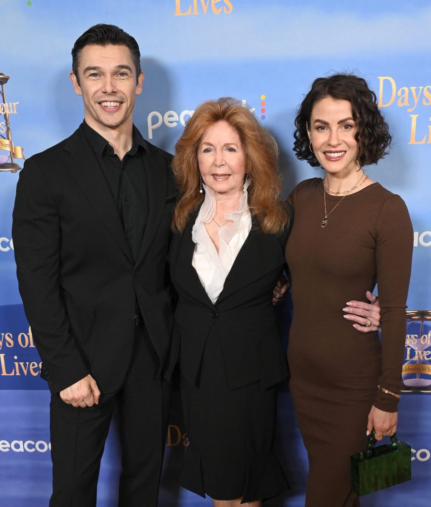 Paul Telfer Suzanne Rogers Linsey Godfrey