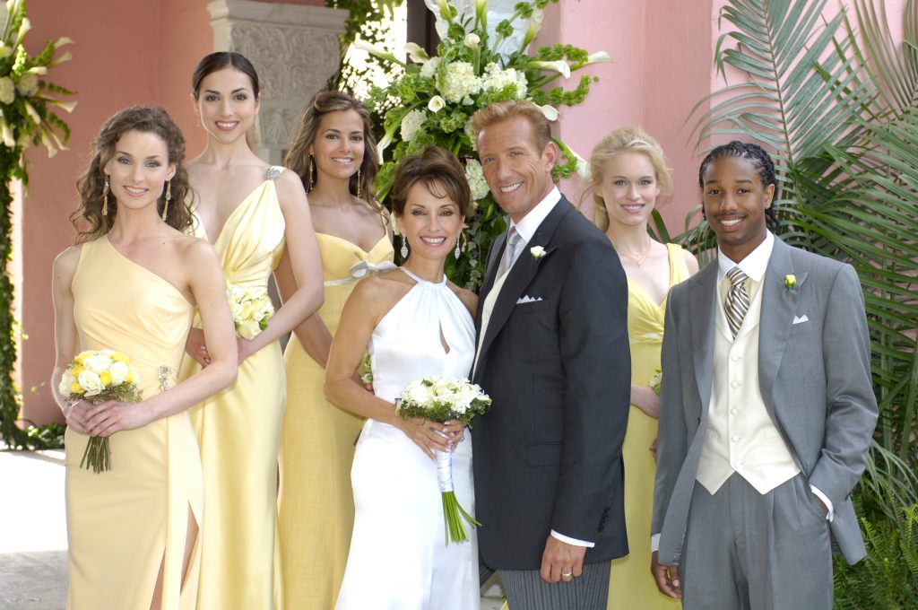 Alicia Minshew, Eden Riegel, Rebecca Budig, Susan Lucci, Walt Willey, Leven Rambin, Michael B Jordan posing for Jack and Erica's All My Children wedding