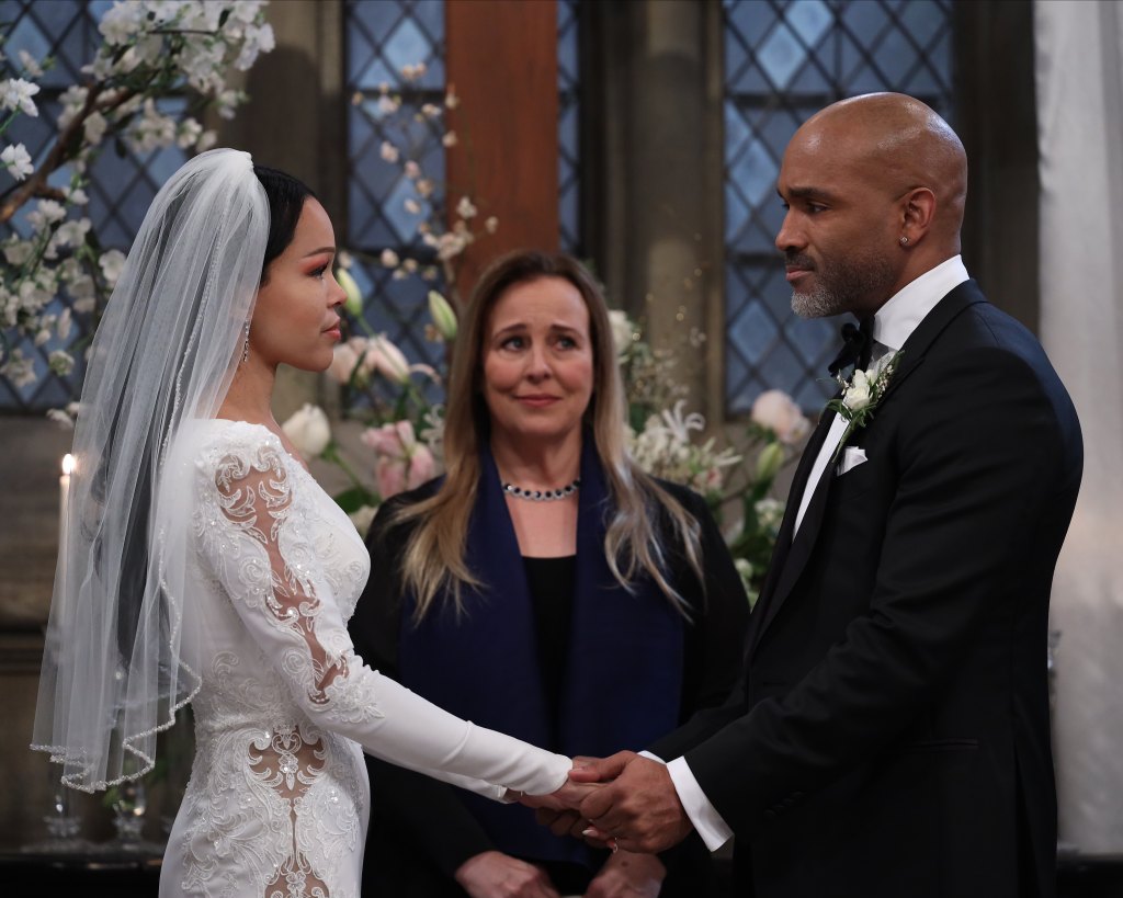 Brook Kerr, Genie Francis and Donnell Turner as Laura performing Portia and Curtis's wedding on General Hospital