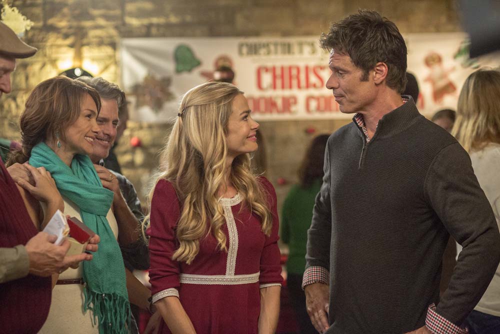 Denise Richards, Patrick Muldoon in A Christmas Reunion