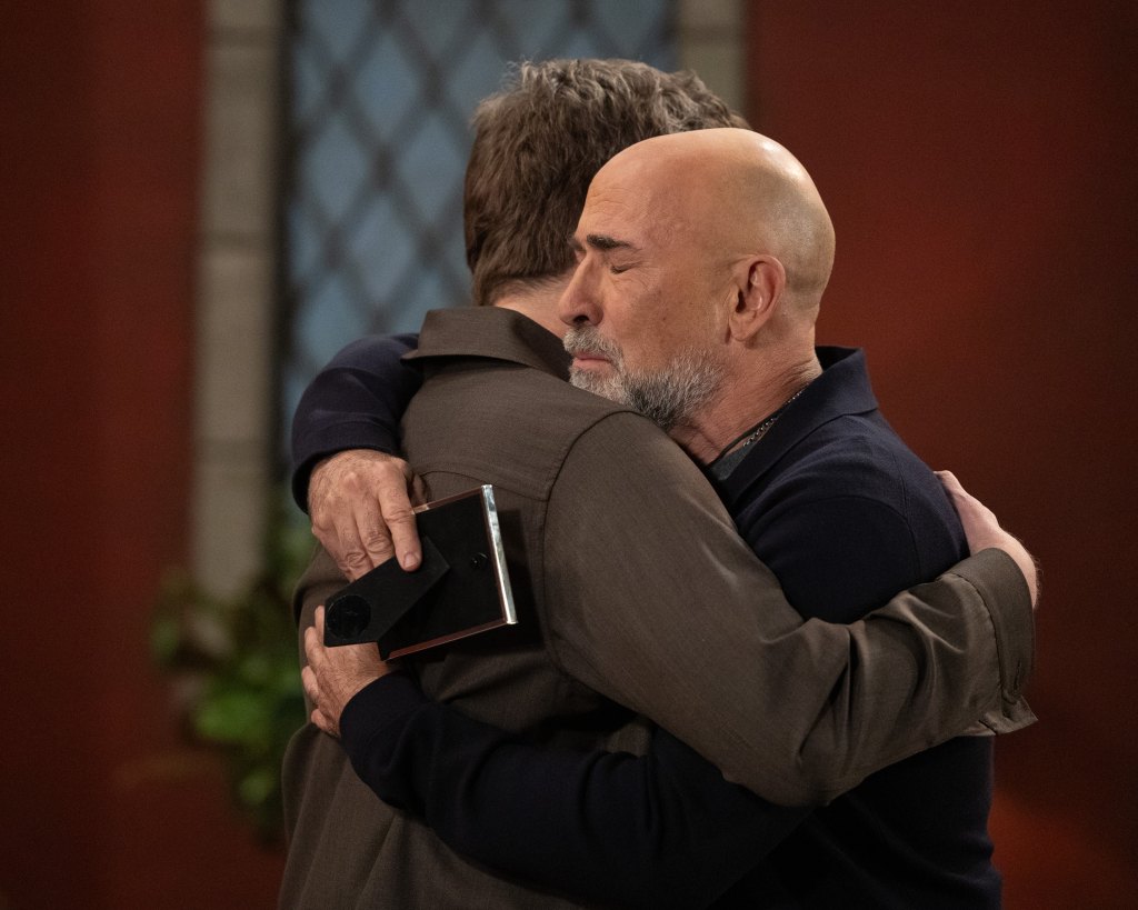 Sidwell hugging Lucas on General Hospital