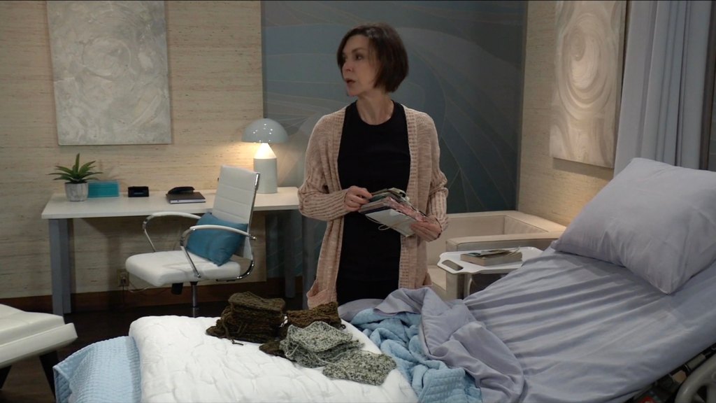 GH Finola Hughes