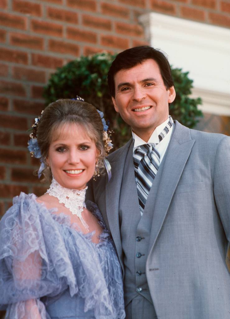 Leslie Charleson and Stuart Damon posed, 1983