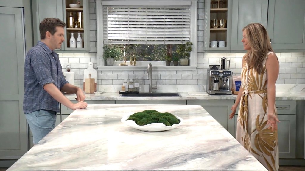 GH Van Hansis Laura Wright