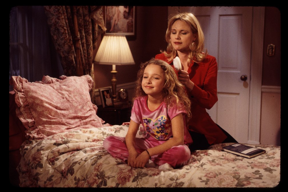 GL Beth Chamberlin Hayden Panettiere