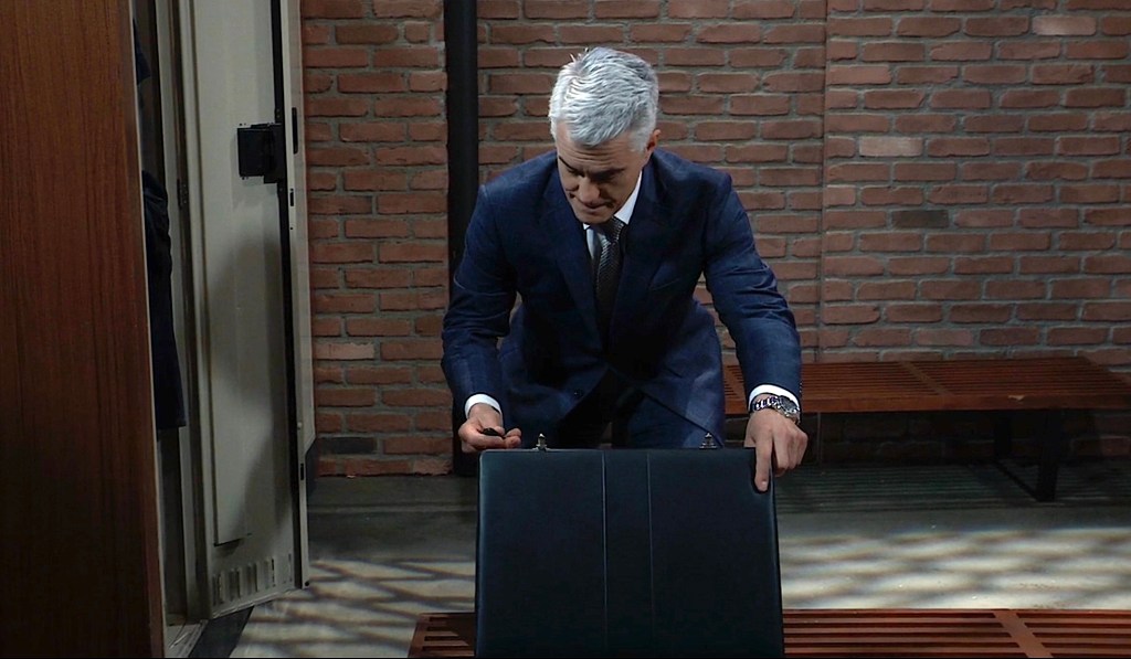 GH's Ric plants a bug in Hudson's briefcase