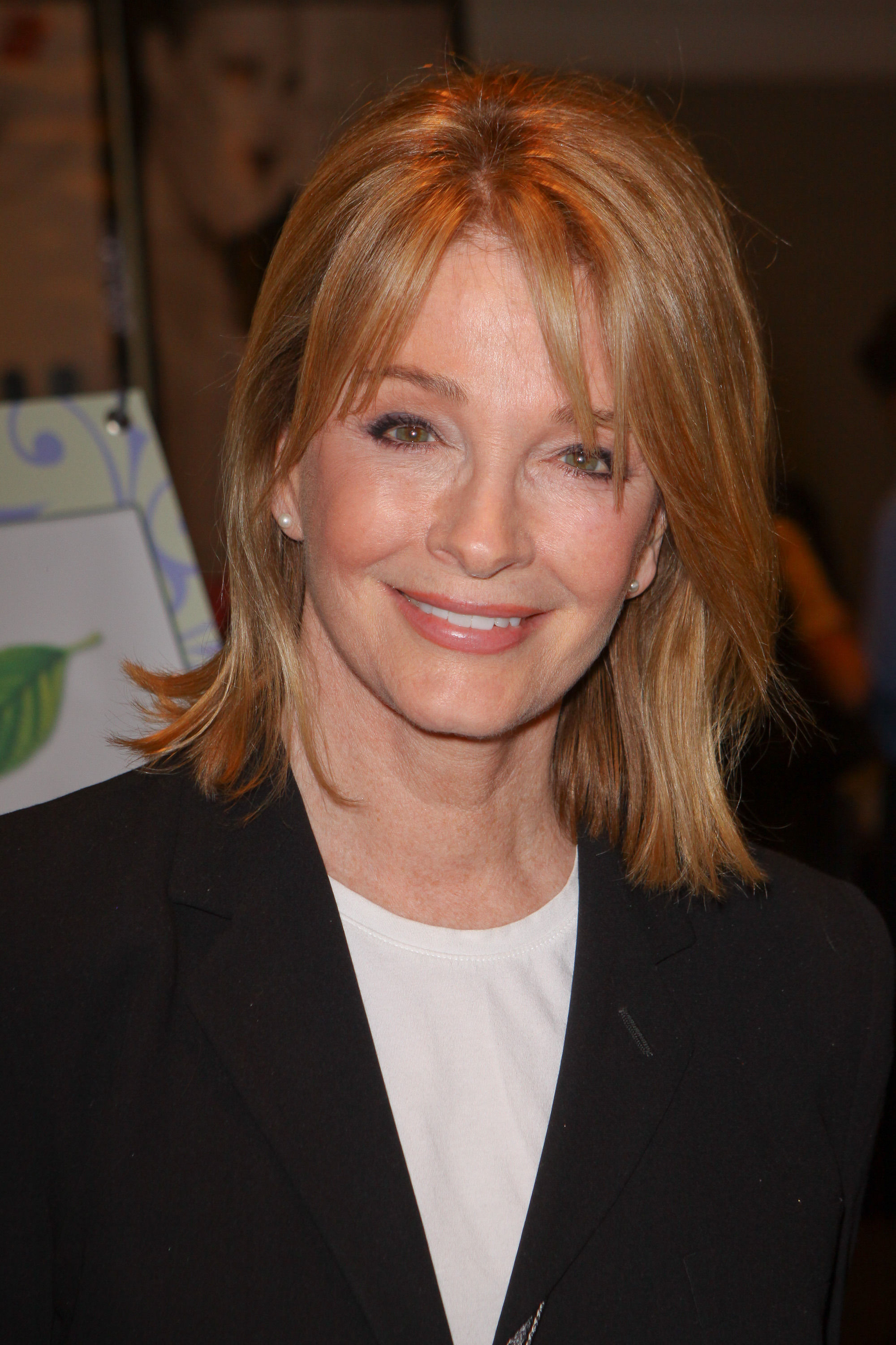 JPI_021111GGS_DHall599773